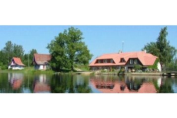 Letonia Privát Launkalne, Exterior